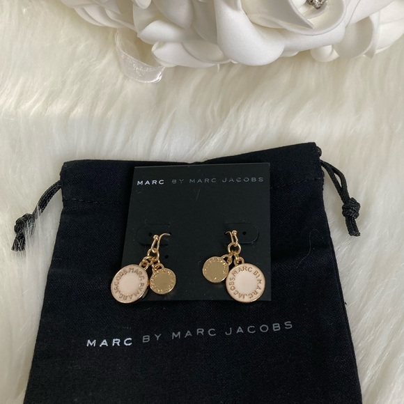 NWT Marc Jacobs Enamel Logo Dangle Disc Earrings - Picture 2 of 7